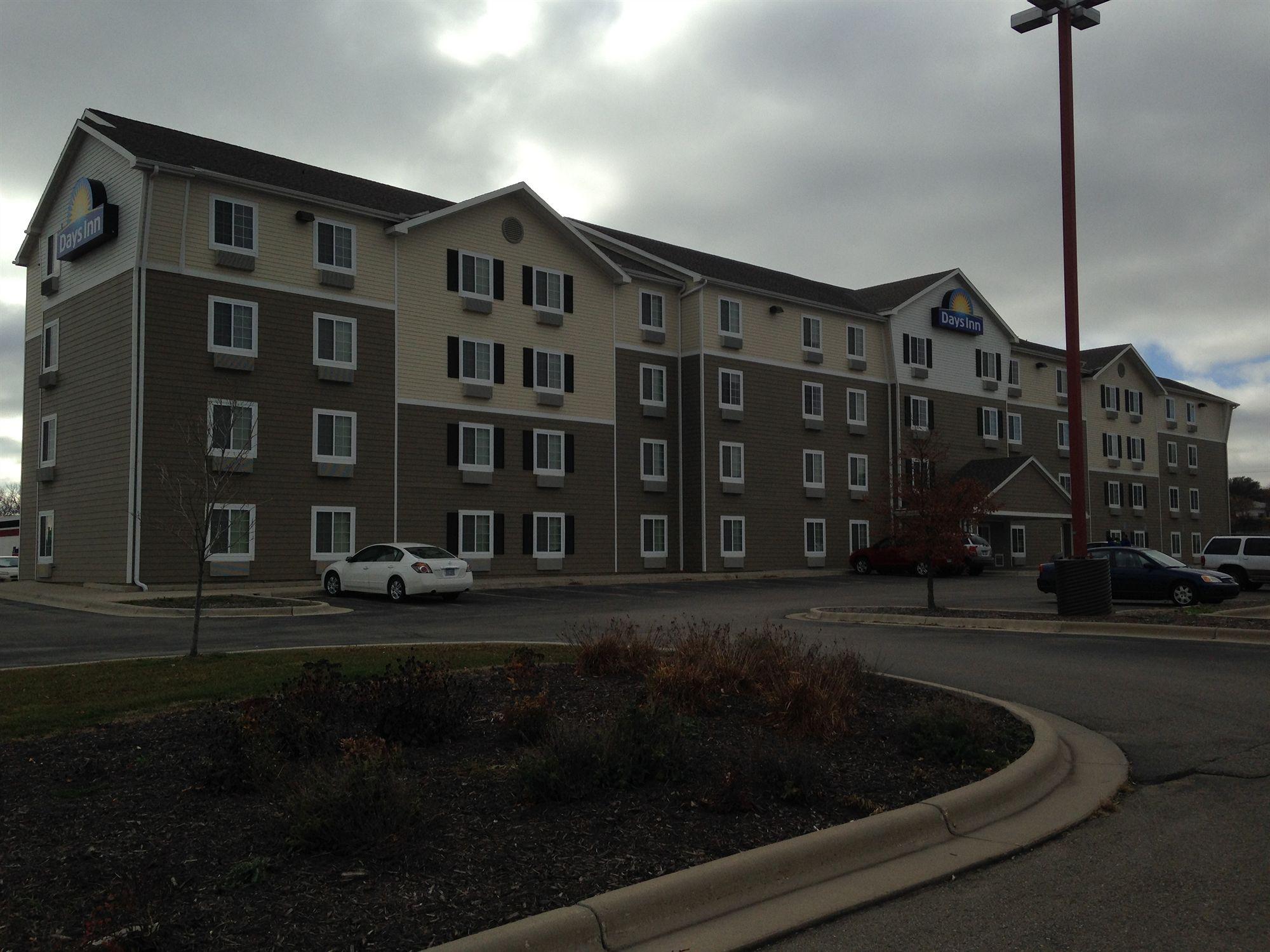 Days Inn & Suites By Wyndham Rochester South Exterior foto